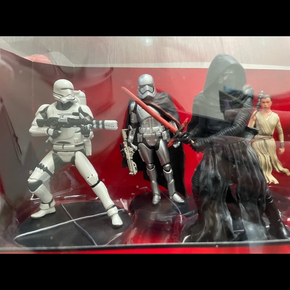 New Star Wars The Last Jedi Deluxe Figurine Set by Disney - Picture 5 of 7
